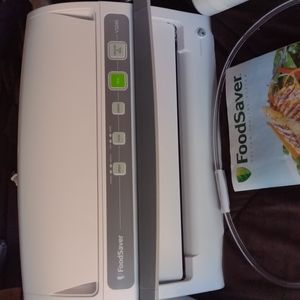 Food saver vacuum sealer
